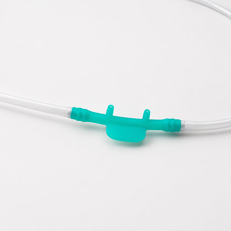 Silicone nasal prong detail